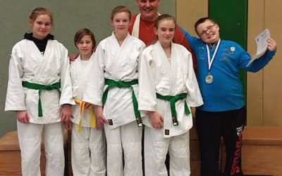 Neue Grüngurte beim Bezirksturnier