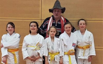 Mädels in Superform