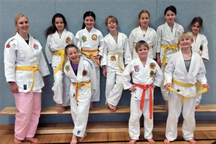 Vier Stadtmeister und neue Gurte