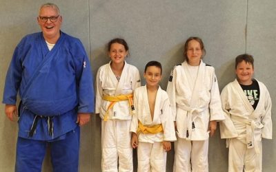 Neue Gürtel für alle Prüflinge