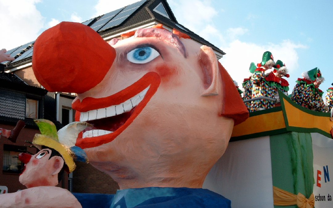 Mit dem Bollerwagen zum Monheimer Rosenmontagszug